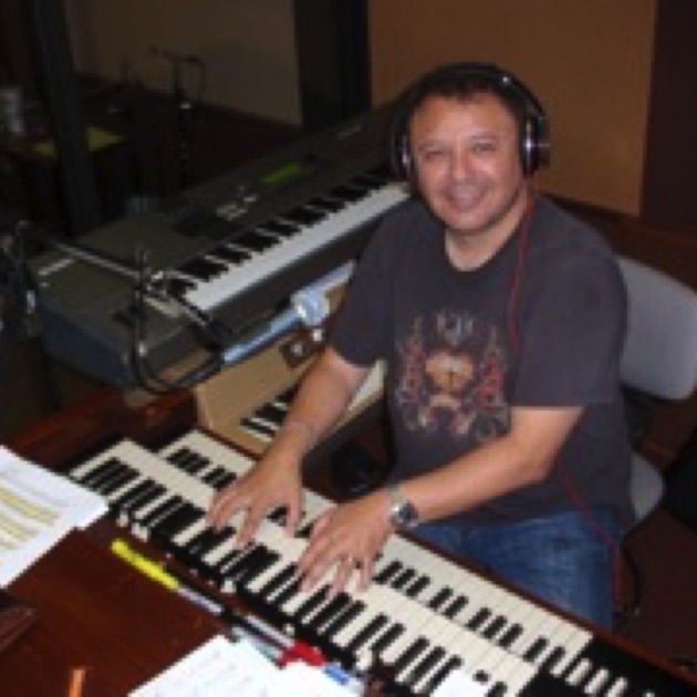 Carlos Murguia has sung several Jingles and songs produced by Lan Media Productions, as well as having played the Hammond B-3 in some of them. 

Carlos has worked with artists such as Luis Miguel, Enrique Iglesias, Alejandro Sanz, Alex Syntek, Thalia, Camila and many more. He's a great singer and great Hammond B-3 player.